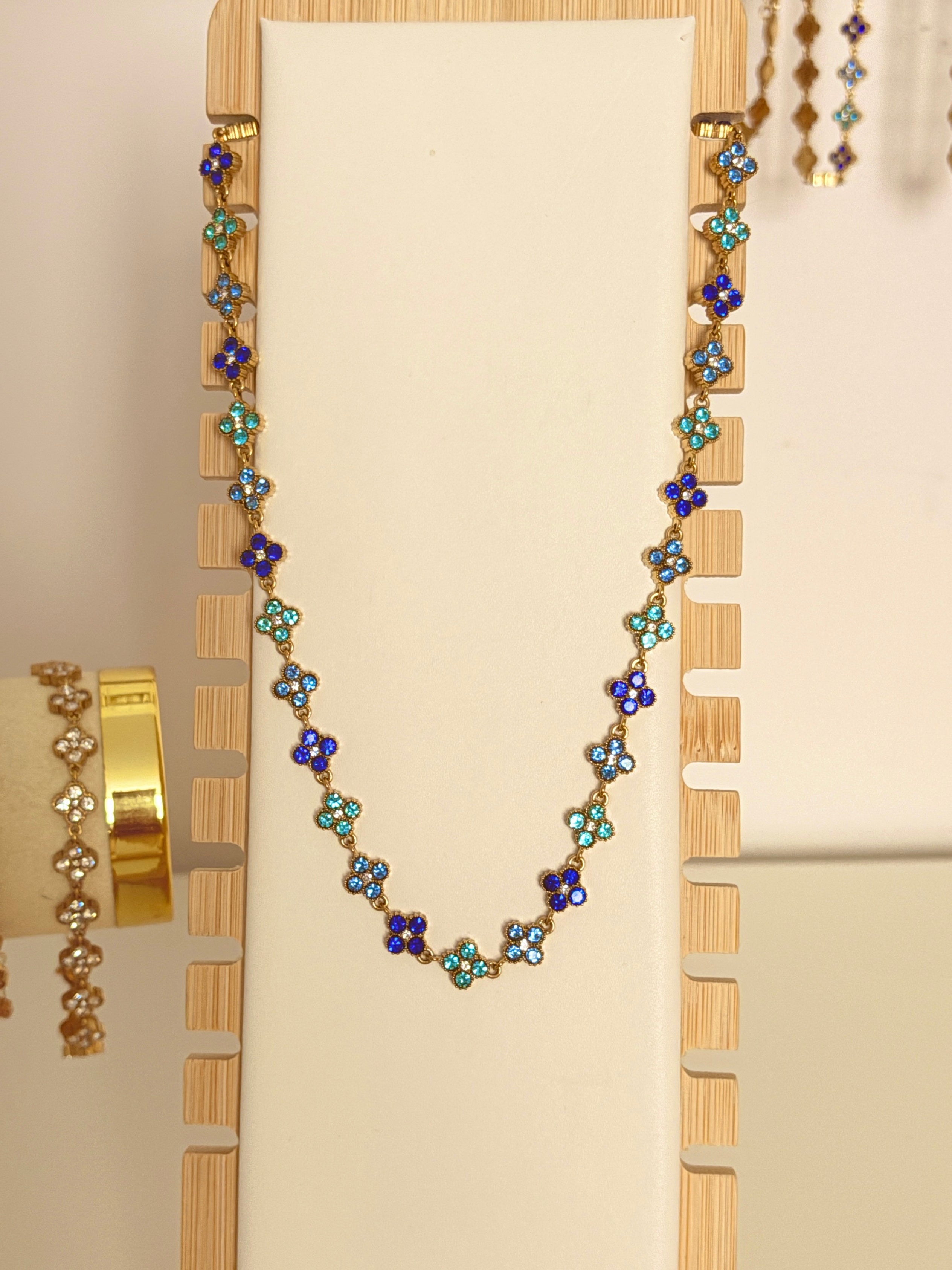 Collier Lys bleu