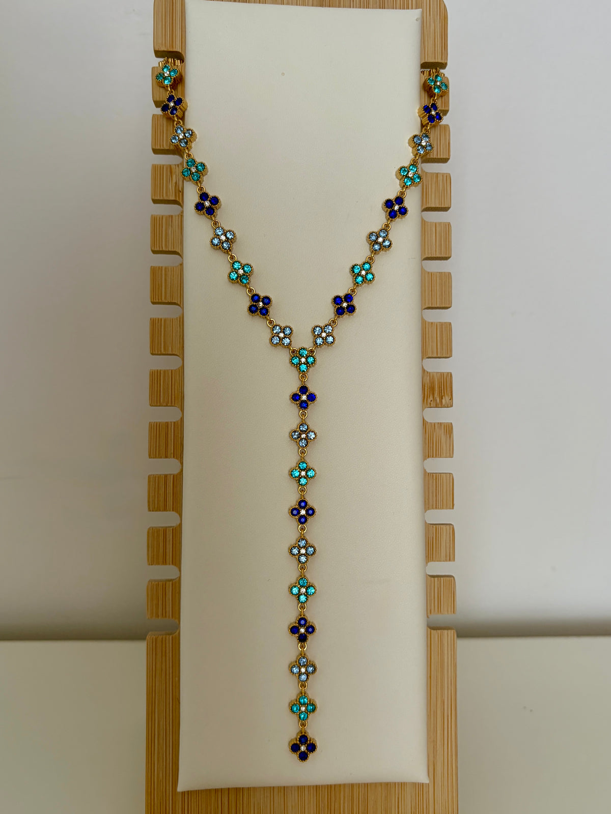 Collier Y Lys bleu